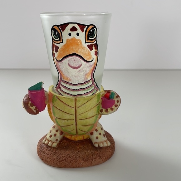 Sea Turtle Shot Glass Turtle holding cocktails - Picture 5 of 7